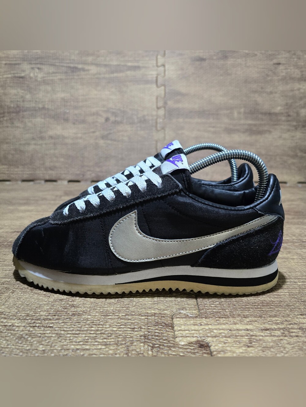 Nike Cortez Basic Los Angeles Kings Black Silver CI9873-001 Men Size 4 Used